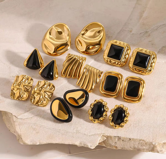 Flower - Geometric Black and Gold Plated Earings